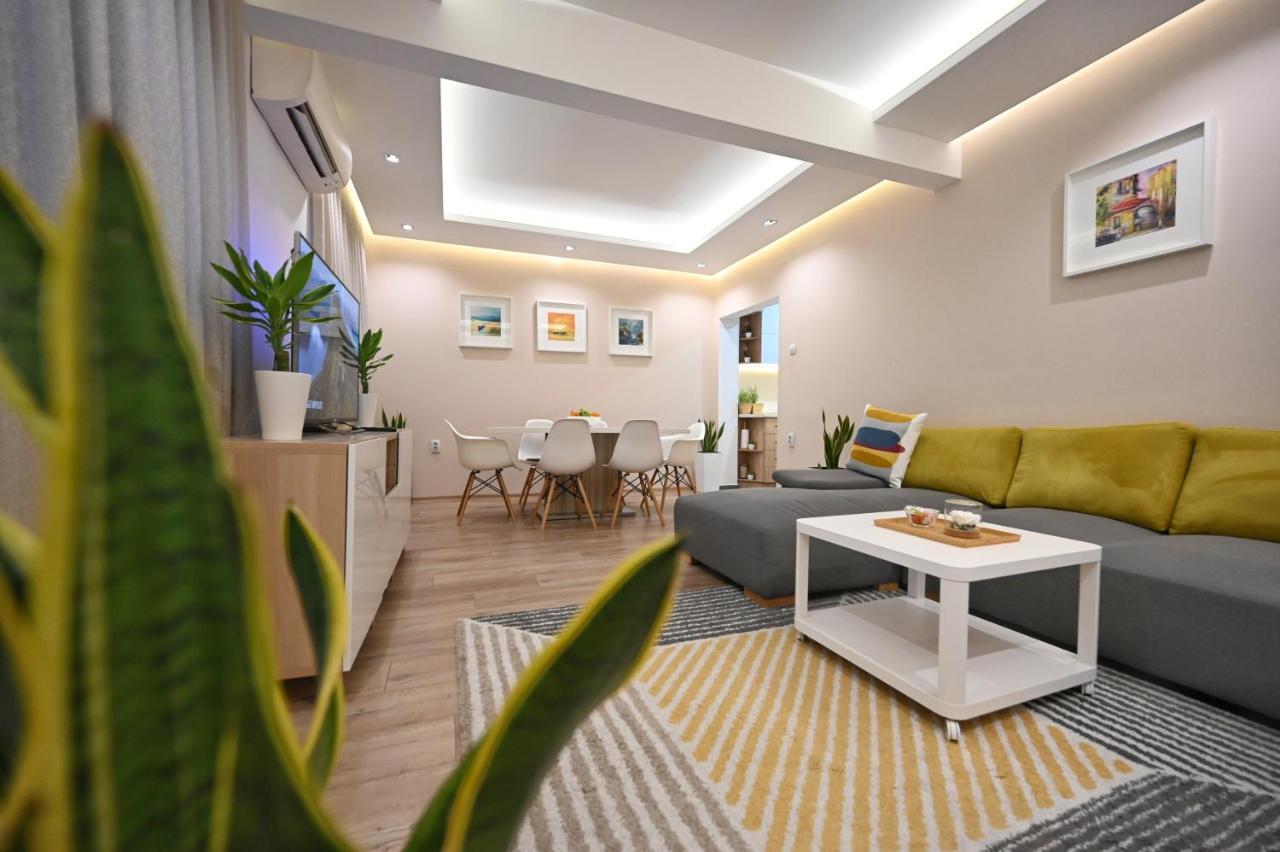 Modern Central 2-Bedroom Apartment With Parking Varna Extérieur photo