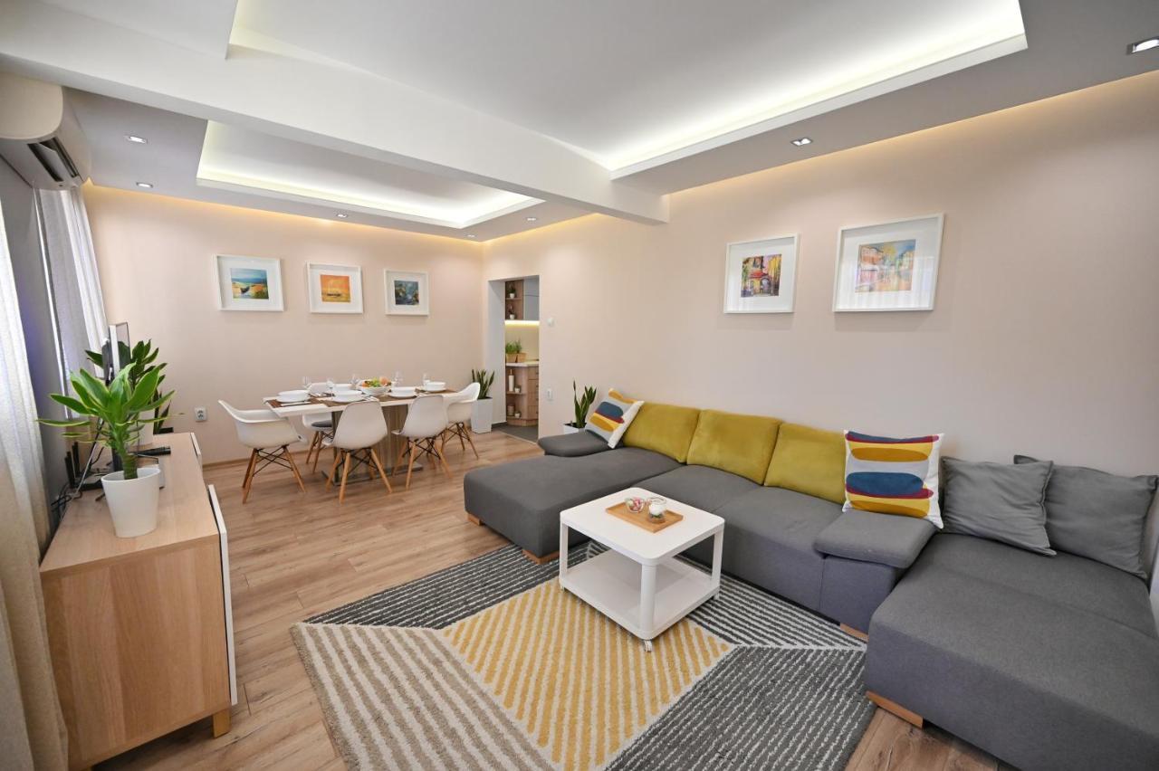 Modern Central 2-Bedroom Apartment With Parking Varna Extérieur photo