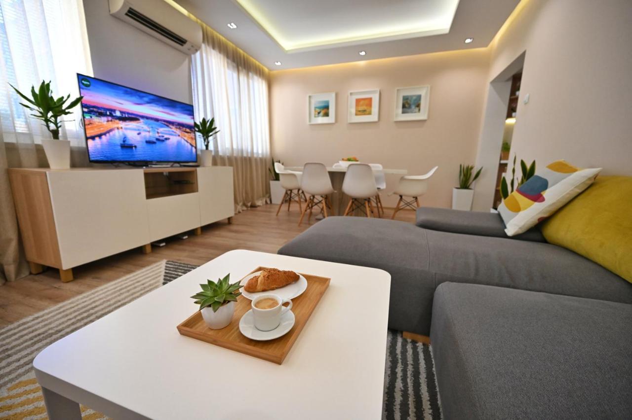 Modern Central 2-Bedroom Apartment With Parking Varna Extérieur photo