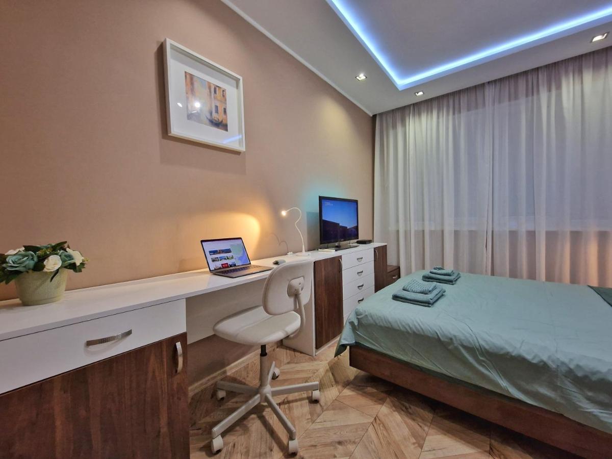 Modern Central 2-Bedroom Apartment With Parking Varna Extérieur photo