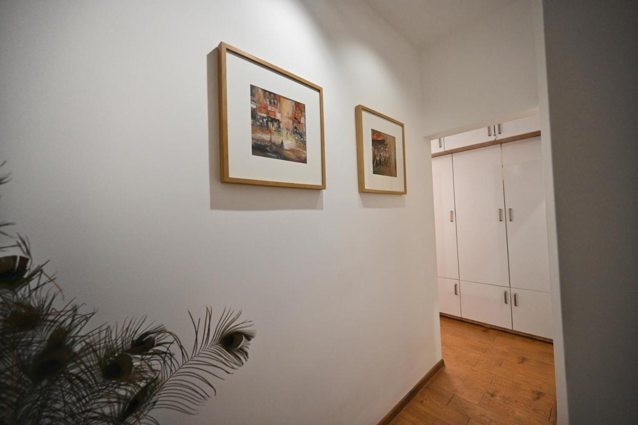 Modern Central 2-Bedroom Apartment With Parking Varna Extérieur photo