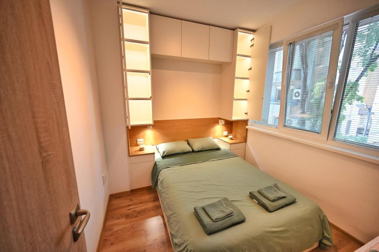 Modern Central 2-Bedroom Apartment With Parking Varna Extérieur photo